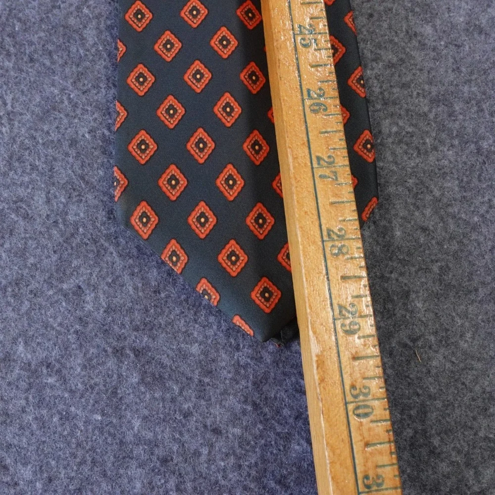 Arthur L Johnson Co Boston Mens Geometric Medallion Silk Tie Navy Orange 58 Inch